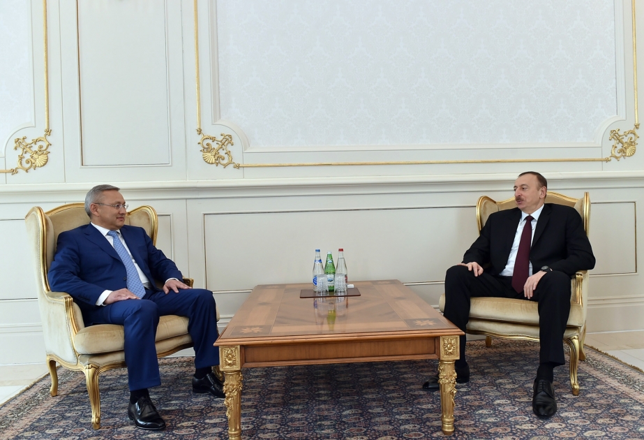 Präsident von Aserbaidschan Ilham Aliyev hat den neuen Botschafter von Kasachstan zur Entgegennahme des Beglaubigungsschreibens empfangen VIDEO