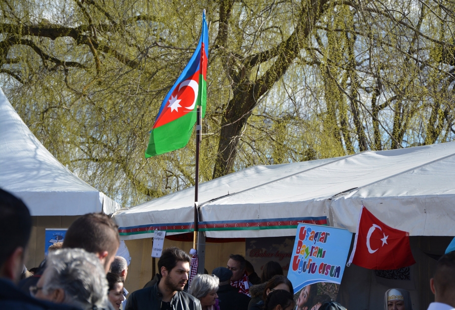 İsveçdəki Azərbaycan diasporunun nümayəndələri Türkiyə Milli Suverenlik və Uşaqlar Gününə həsr olunmuş tədbirdə iştirak ediblər