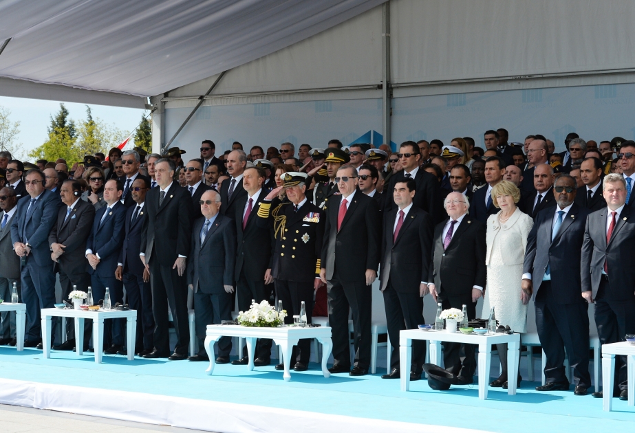 Aserbaidschans Präsident Ilham Aliyev nimmt in der Türkei an einer feierlichen Veranstaltung zum 100. Jahrestag des Sieges von Çanakkale teil VIDEO