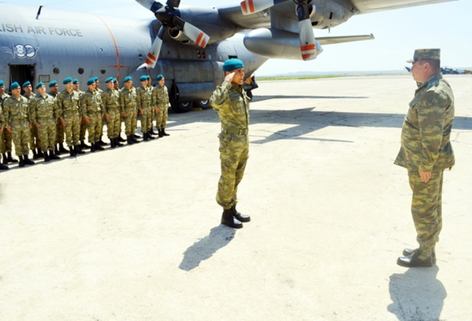 Un groupe de militaires azerbaïdjanais en mission en Afghanistan a regagné Bakou VIDEO