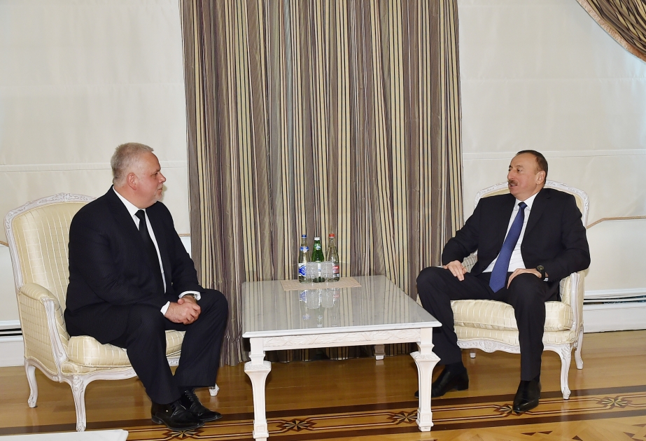 Präsident Ilham Aliyev hat den Botschafter von Ungarn empfangen VIDEO