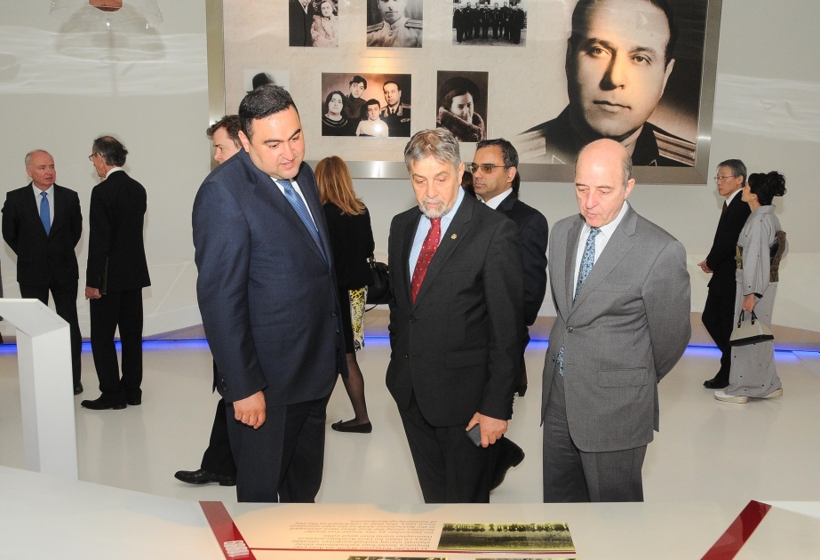Heydər Əliyev Mərkəzi ilə tanışlıq diplomatlarda dərin təəssüratlar yaradıb