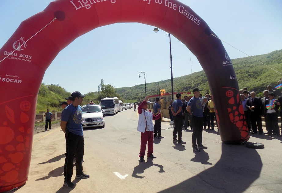 L’arrivée de la torche des Jeux Européens de Bakou 2015 à Yardimli suscite un vif enthousiasme VIDEO