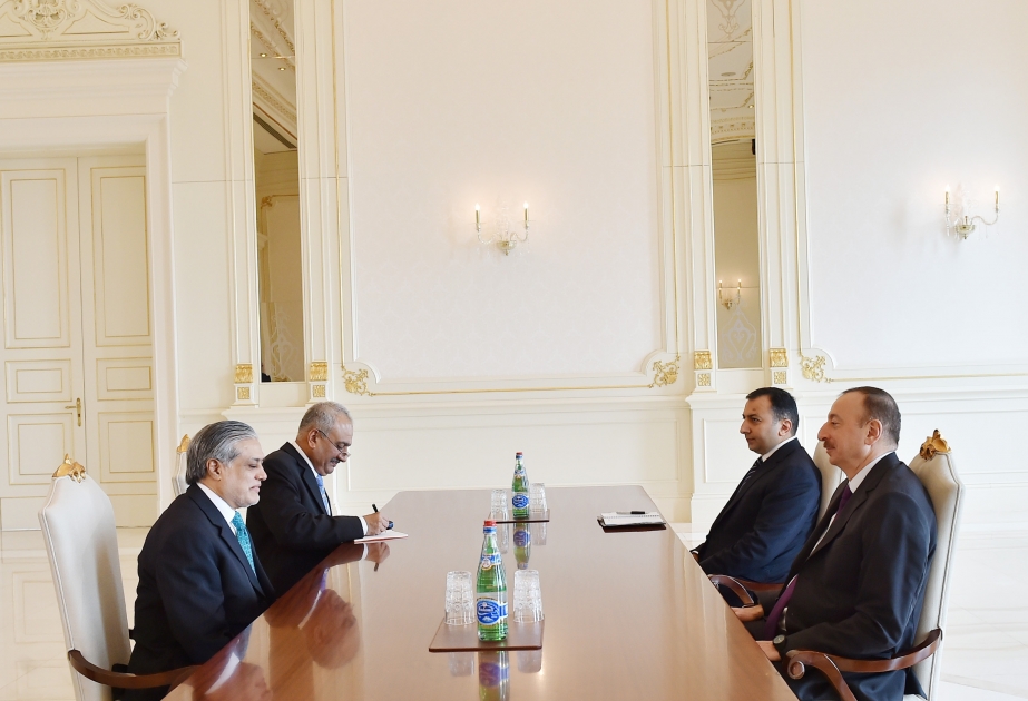 Le président Ilham Aliyev s’est entretenu avec le ministre pakistanais des Finances et des Affaires économiques VIDEO