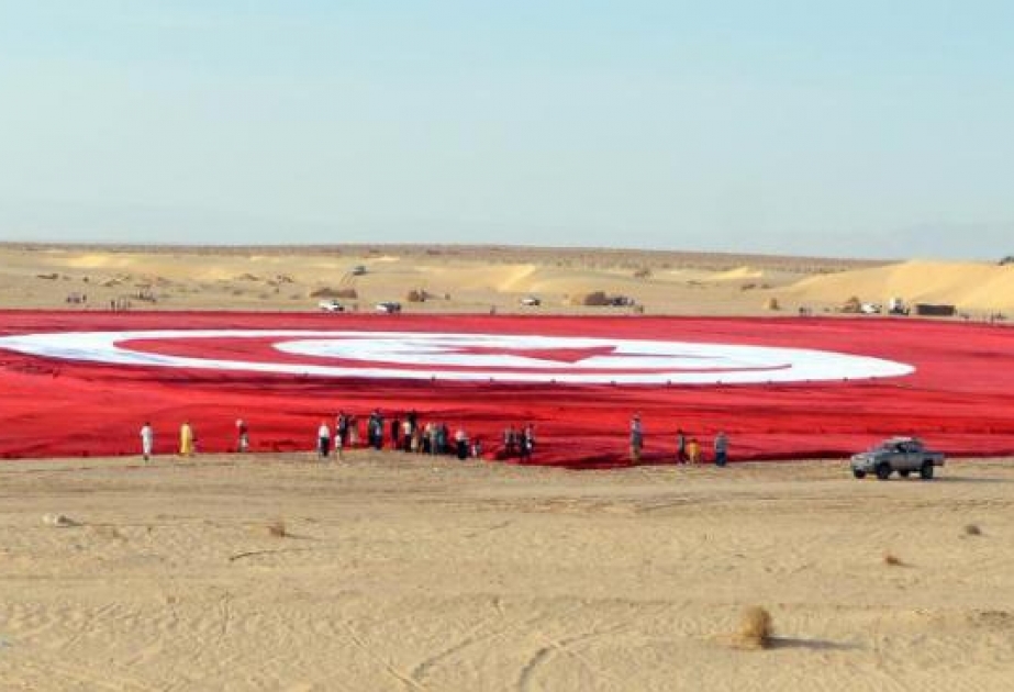 Tunisdə dünyanın ən böyük dövlət bayrağı hazırlanıb