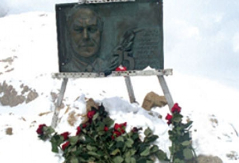Начались массовые восхождения на «Пик Гейдара»