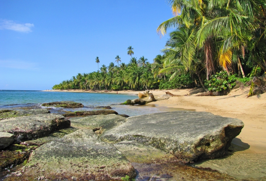 Kosta-Rika sahillərində göyərtəsində 180 ton ammonium nitratı olan gəmi batıb