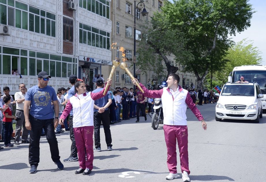 Fackelläufer der ersten Europaspiele Baku-2015 wurden im Bezirk Salyan mit großer Freude aufgenommen VIDEO