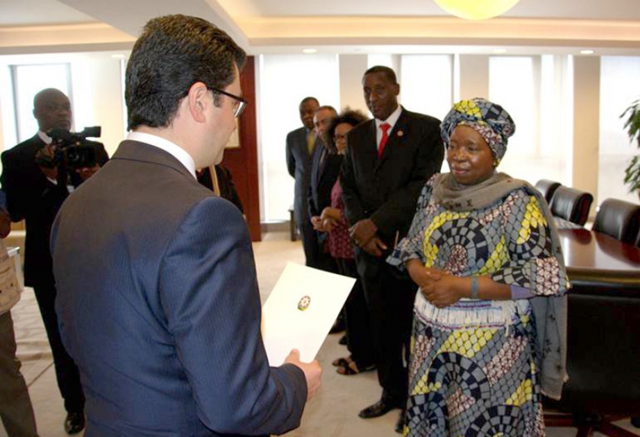 L’ambassadeur d’Azerbaïdjan a remis ses lettres de créance à la présidente de la Commission de l’Union africaine