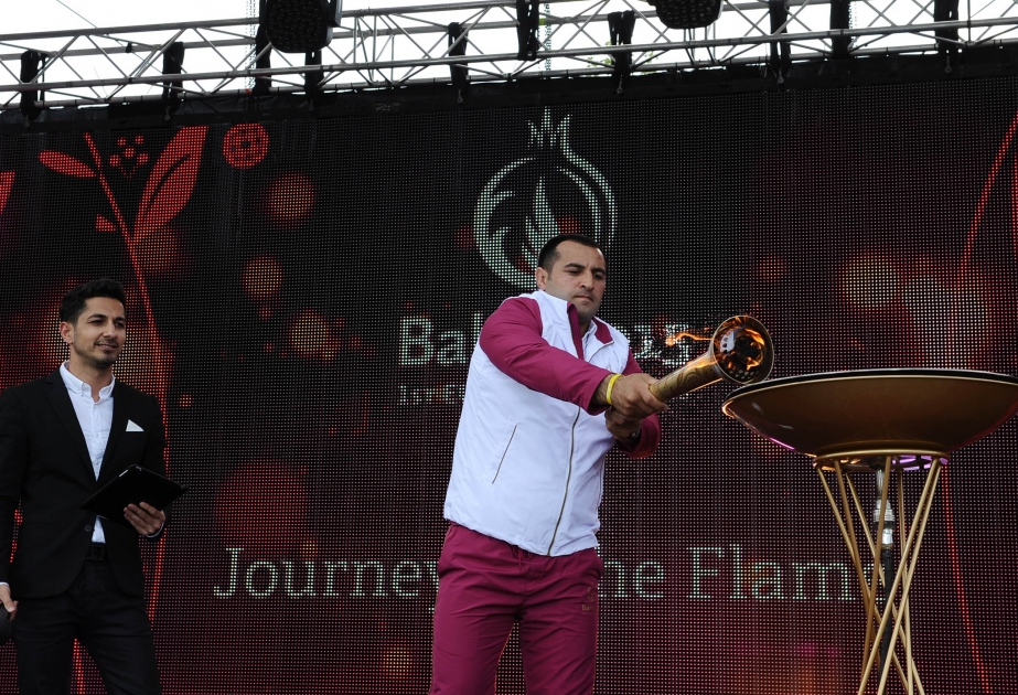 Arrivée du la flamme des Jeux Européens de Bakou 2015 au bourg de Khodjavend VIDEO
