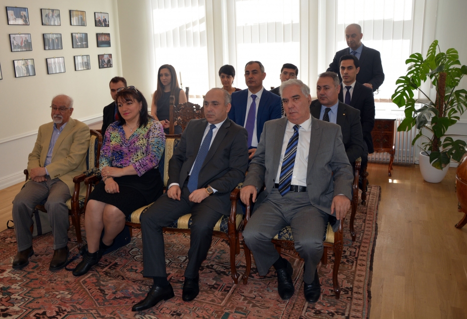 Azərbaycanın İsveçdəki səfirliyində ümummilli lider Heydər Əliyevin xatirəsi anılıb