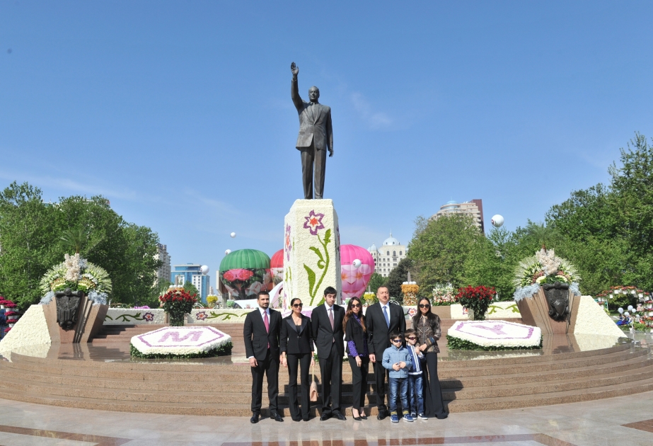 Prezident İlham Əliyev ümummilli lider Heydər Əliyevin anadan olmasının 92-ci ildönümü münasibətilə təşkil olunmuş Gül bayramında iştirak edib VİDEO