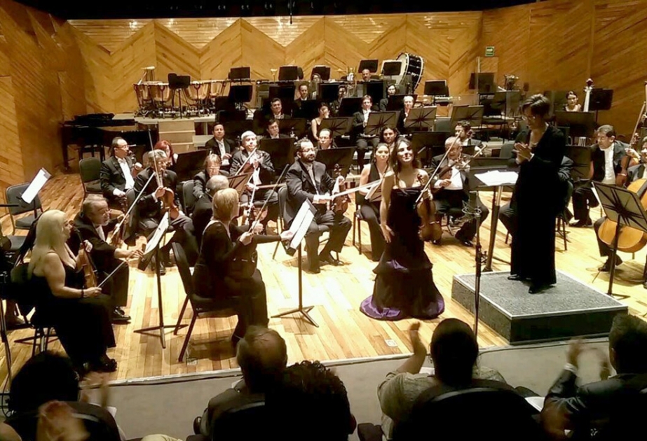 Azerbaijani violinist performs together with Mexican State Symphony Orchestra