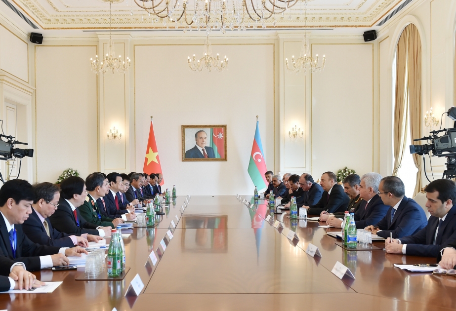 Встреча Президента Азербайджана Ильхама Алиева и Президента Вьетнама Чыонга Тан Шанга в расширенном составе ВИДЕО