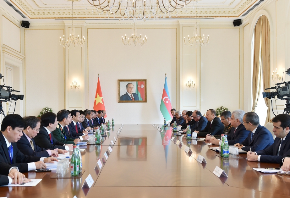 President Ilham Aliyev had an expanded meeting with President of Vietnam Truong Tan Sang VIDEO