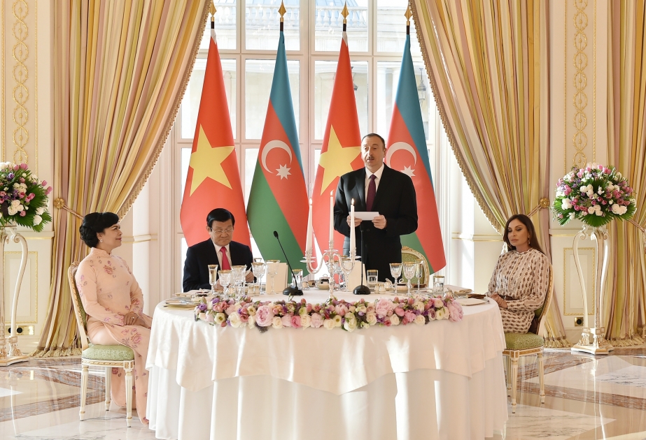 Official dinner reception was hosted on behalf of President Ilham Aliyev in honor of Vietnamese President Truong Tan Sang VIDEO