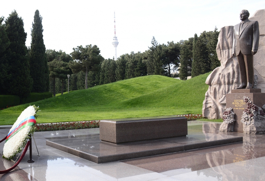 Participants of “Baku Heart Days” International Congress pay respect to national leader Heydar Aliyev and Azerbaijani heroes