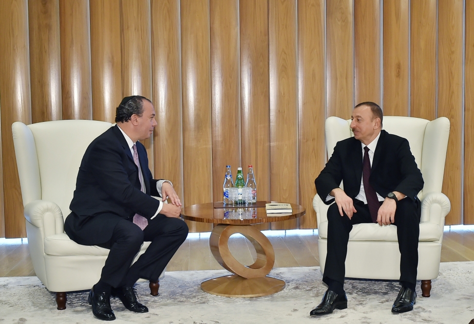 Treffen des Präsidenten von Aserbaidschan Ilham Aliyev mit dem Vorsitzenden der US-amerikanischen Stiftung für ethnische Verständigung VIDEO
