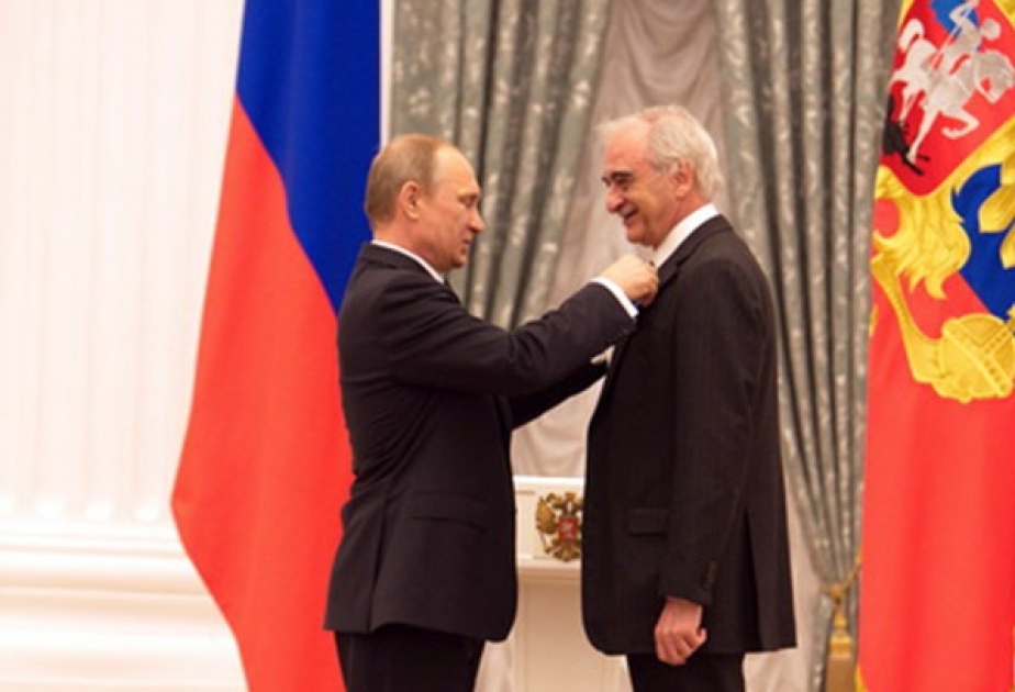 L’ambassadeur d’Azerbaïdjan en Russie Polad Bulbuloglou décoré de l’ordre de l’Honneur
