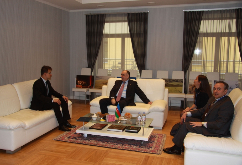 里加举行阿塞拜疆与匈牙利两国外长会晤
