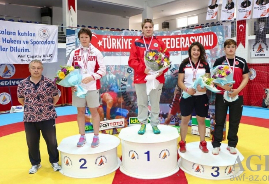 Junge aserbaidschanische Ringkämpfer haben beim internationalen Turnier in Antalya 9 Medaillen gewonnen