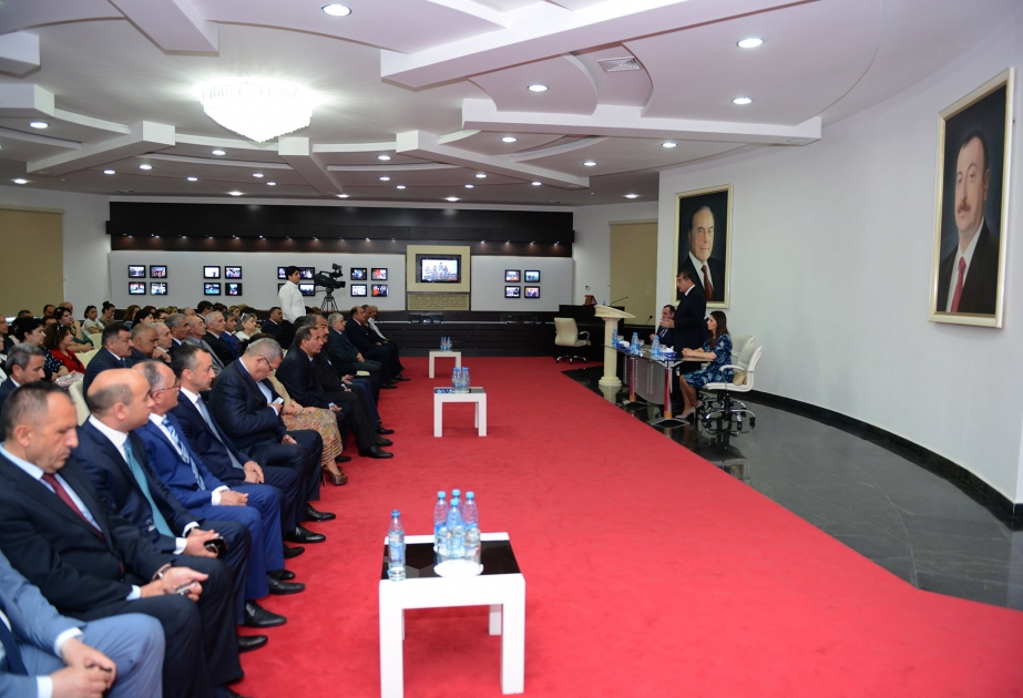 Suraxanı rayonunda Respublika Gününə həsr olunan konfrans keçirilib