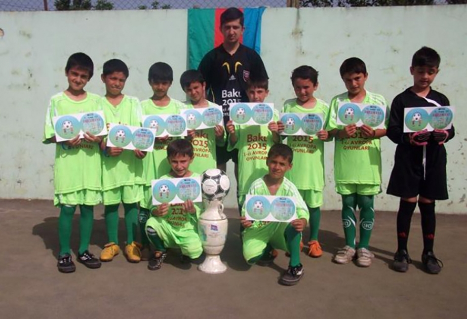 Завершился футбольный турнир среди школьников, посвященный 97-й годовщине создания Азербайджанской Демократической Республики