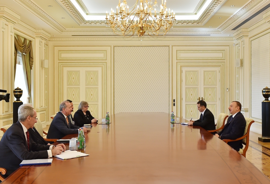Le président Ilham Aliyev a reçu la délégation dirigée par le lord-maire de Londres VIDEO