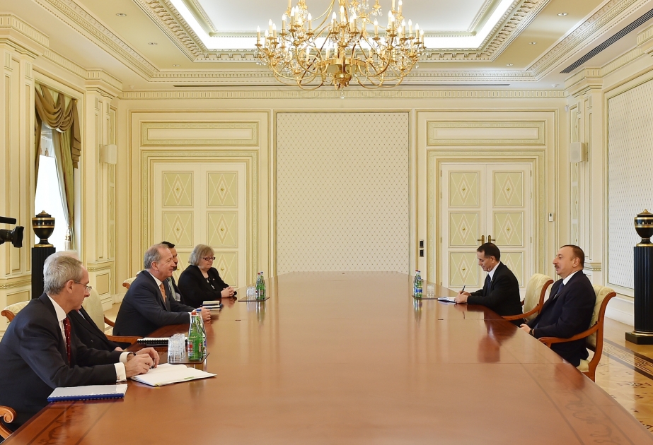 阿塞拜疆总统伊利哈姆•阿利耶夫会见以伦敦市长为首的代表团