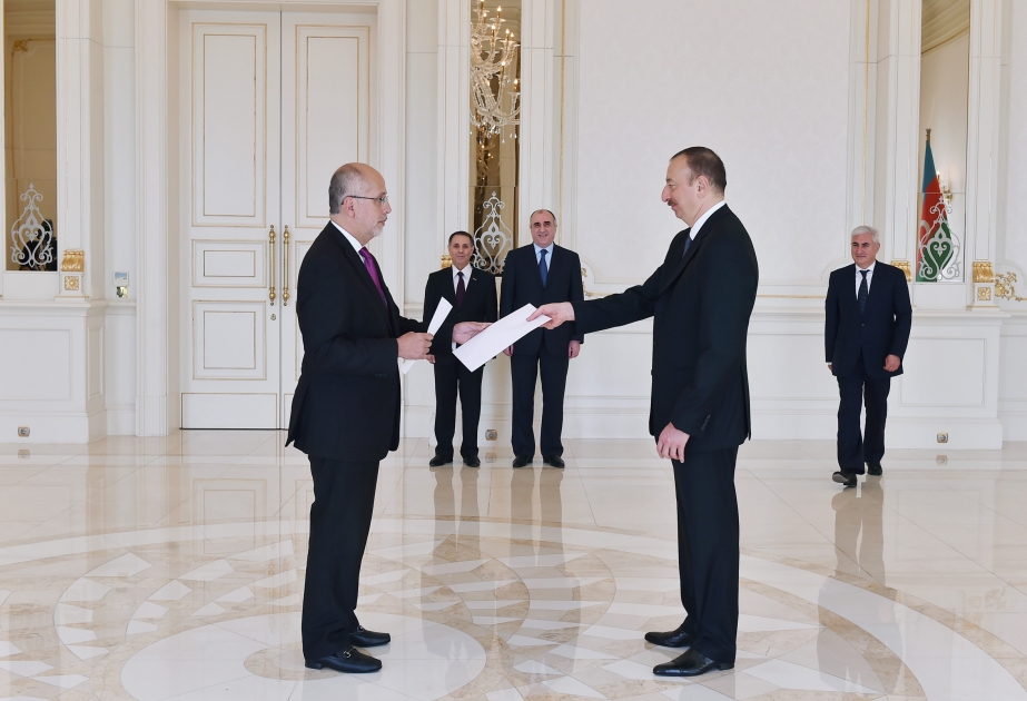 Präsident von Aserbaidschan Ilham Aliyev hat den neuen Botschafter von Mexiko zur Entgegennahme des Beglaubigungsschreibens empfangen VIDEO