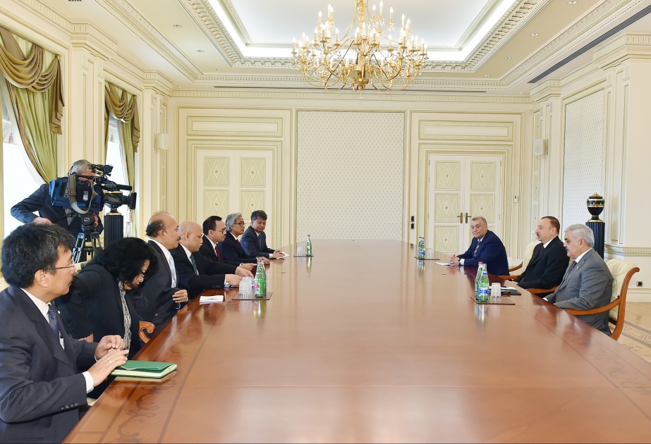 阿塞拜疆总统伊利哈姆•阿利耶夫接见以印度尼西亚能源与矿产资源部长为首的代表团