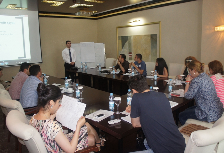 Kapital Bazarı üzrə Təlim Mərkəzi KİV nümayəndələri üçün seminar təşkil edib