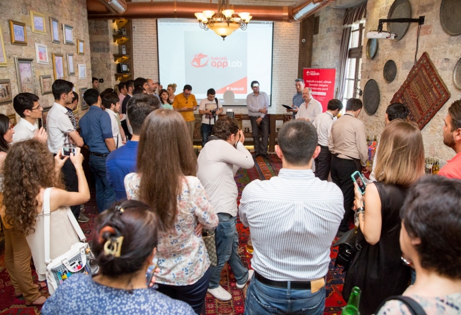 Компания Bakcell представила мобильные приложения Bethclip и Xercim.az