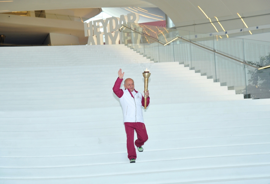 Baku 2015 Flame lights up Heydar Aliyev Center VIDEO