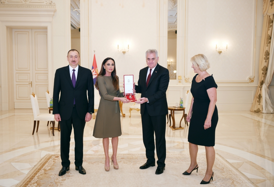 Le président azerbaïdjanais Ilham Aliyev s’entretient avec son homologue serbe Tomislav NikolicL’Ordre «Sreten» de la Serbie a été décerné à la première dame d’Azerbaïdjan VIDEO