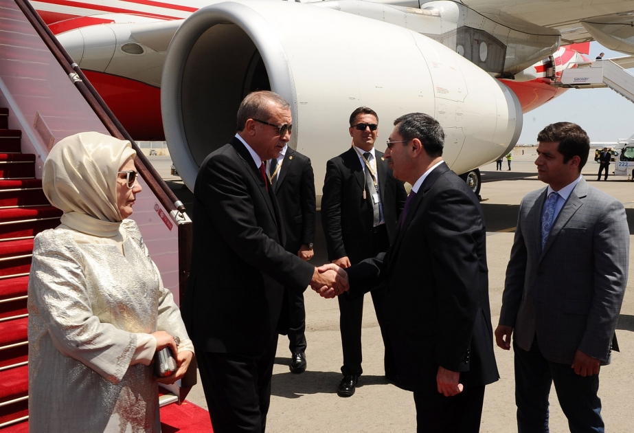 Präsident der Türkei Recep Tayyip Erdogan ist zu Besuch in Aserbaidschan eingetroffen