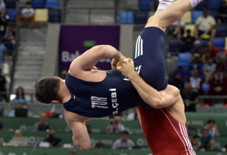 Azerbaijan`s Chunayev into semifinal as Greco-Roman wrestlers contest medals at Baku 2015