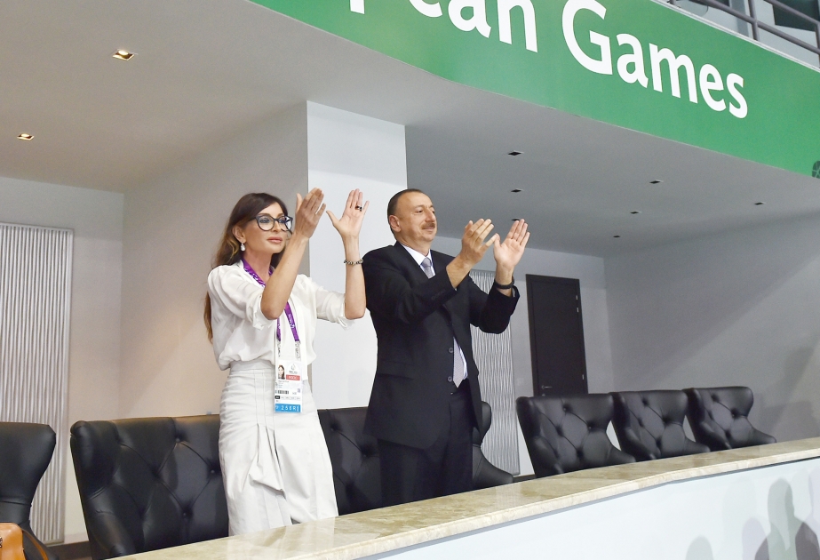 La lutteuse azerbaïdjanaise Maria Stadnik est championne des premiers Jeux EuropéensLes gagnantes ont reçu les médailles des mains de la première dame d’Azerbaïdjan VIDEO
