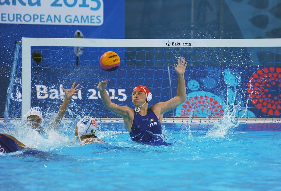 Spain and Russia to fight for women's water polo gold