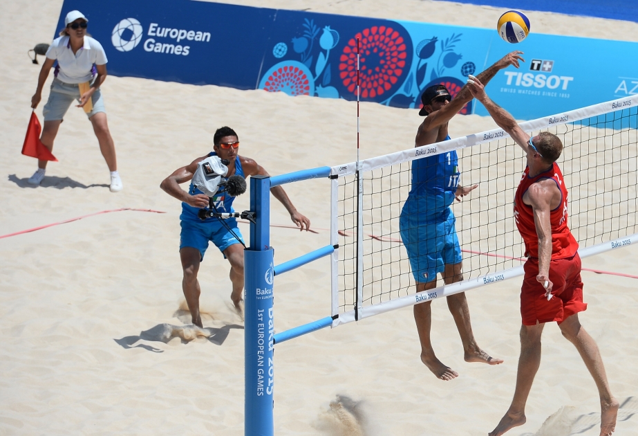 Le duo masculin azerbaïdjanais de volley-ball de plage en seizièmes de finale