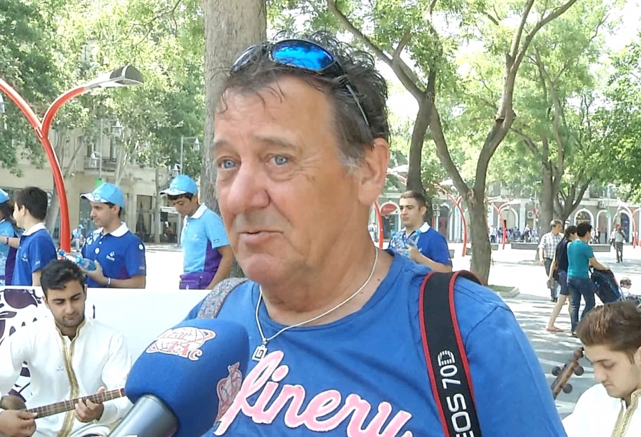 Un touriste néerlandais écrira un livre sur les volontaires de Bakou 2015 VIDEO