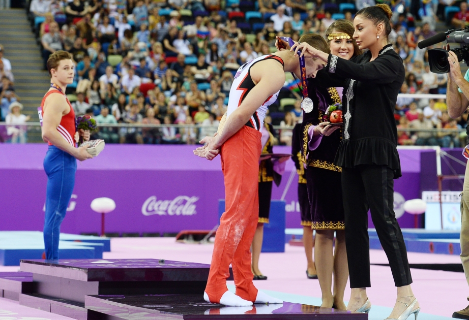 Oleg Stepko est champion des premiers Jeux Européens  Les vainqueurs ont reçu les médailles des mains de la présidente de la Fédération Azerbaïdjanaise de Gymnastique Mehriban Aliyeva VIDEO