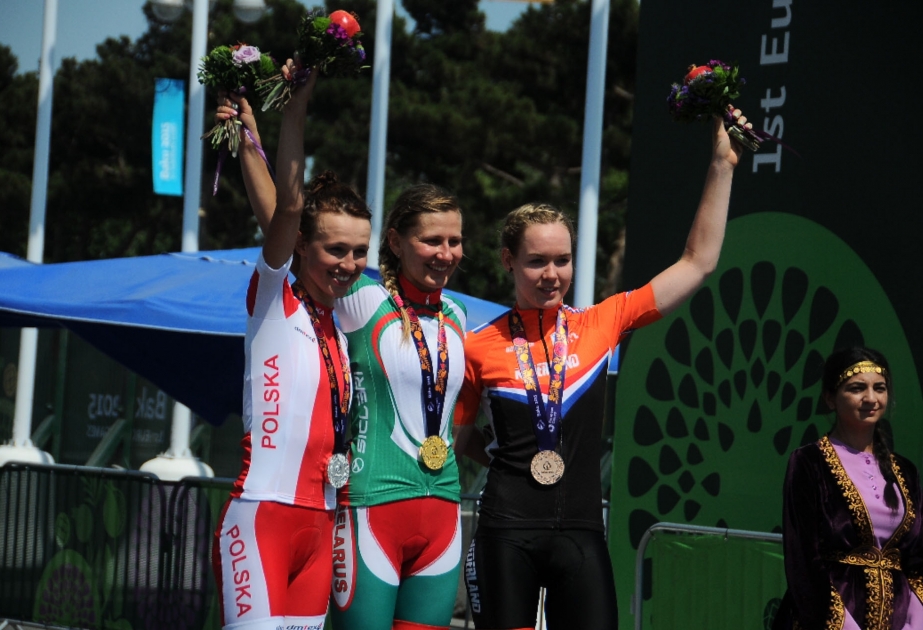 Alyona Omelyusik aus Belarus wurde Sieger des Straßenradrennens