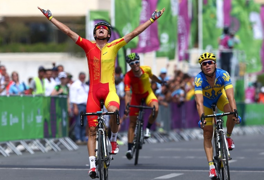 Spain's Sanchez Gil edges men's road race