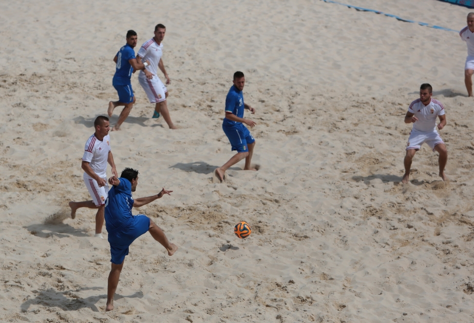 Mistakes sink Spain as Russia advance