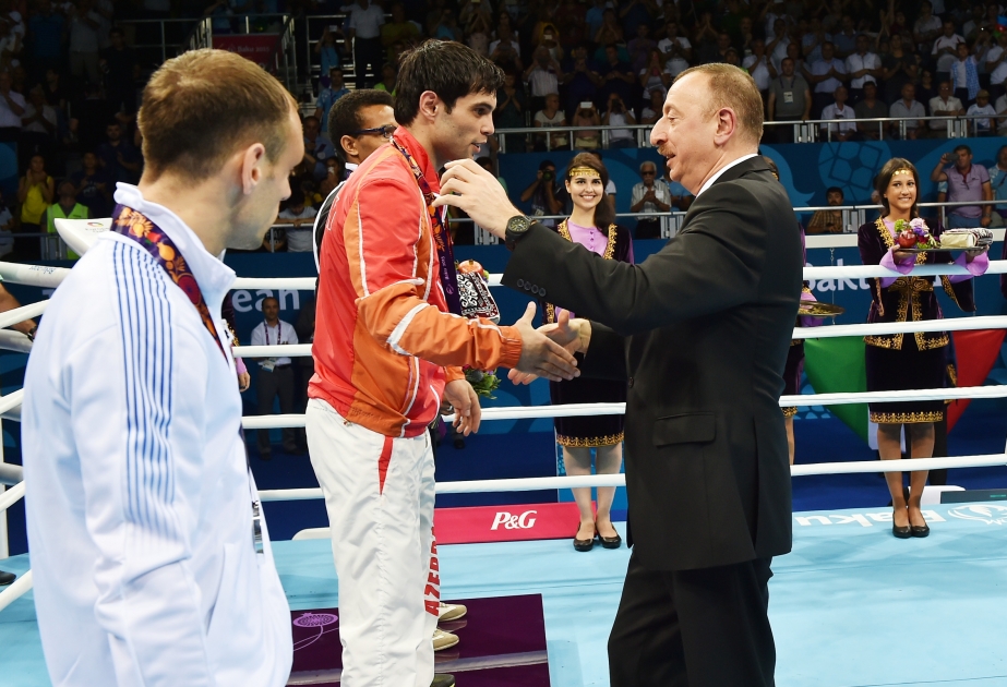 Azerbaijani boxers won two more golds on day 15 of first European Games President Ilham Aliyev presented medals to the winning boxers VIDEO