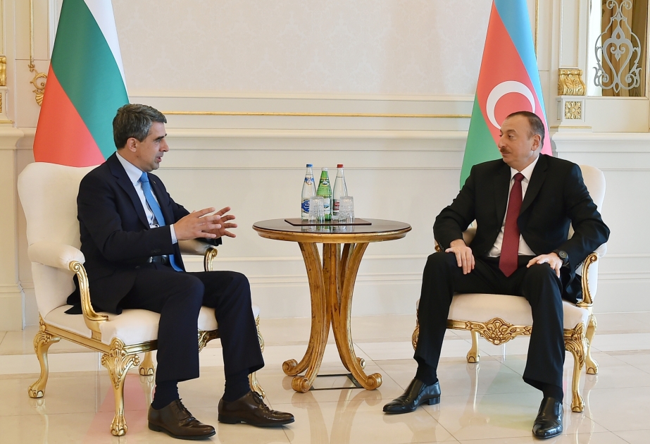Президент Азербайджана Ильхам Алиев встретился с Президентом Болгарии Росеном Плевнелиевым ВИДЕО