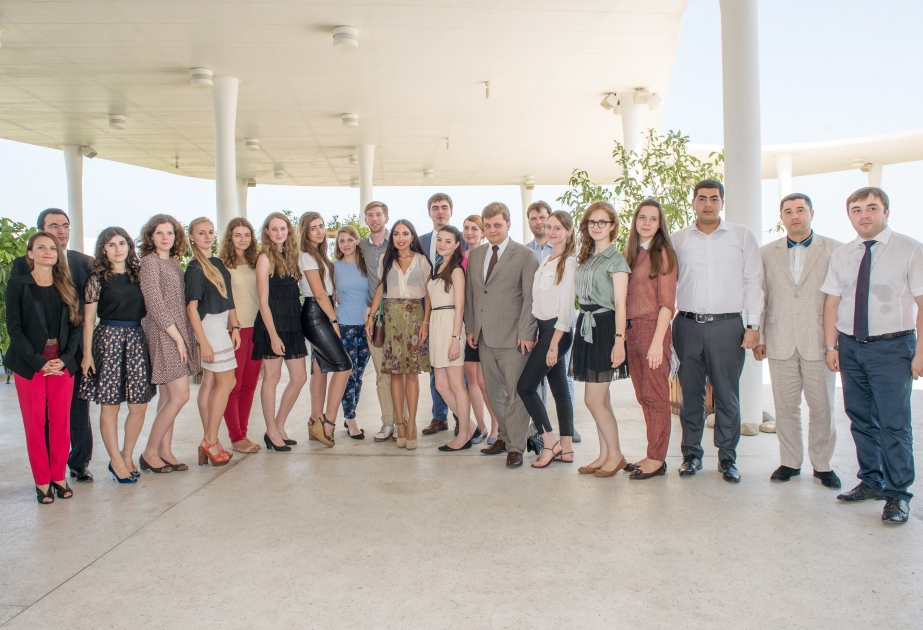 Rencontre de la vice-présidente de la Fondation Heydar Aliyev avec des étudiants russes