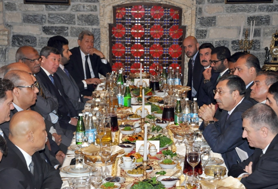 Außenministerium organisiert einen Iftar für Botschafter muslimischer Länder in Aserbaidschan