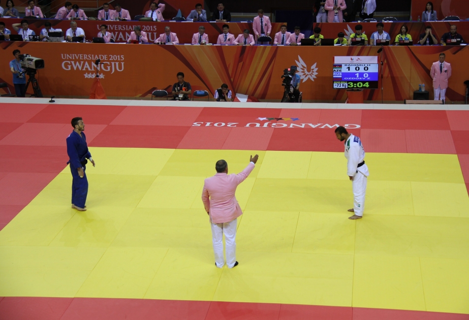 Le judoka azerbaïdjanais Husseyn Rahimli décroche la médaille de bronze à la 28e Universiade d'été 2015 VIDEO
